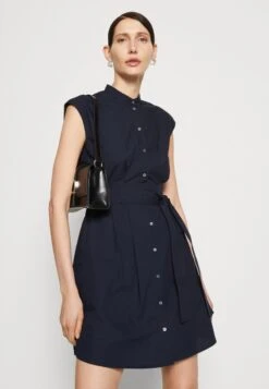 Marc O'Polo DRESS SHIRT STYLE FITTED WAIST SLEEVELESS WITH BELT - Blusenkleid - Deep Blue Sea 9 Marc O'Polo DRESS SHIRT STYLE FITTED WAIST SLEEVELESS WITH BELT - Blusenkleid - Deep Blue Sea -Mode Familie 0170808f7cfa4f5287f2bfd03e9d38f4