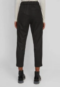 Marc O'Polo TAILORED JOGG-PANTS AUS VISKOSE-WOLLE-MIX - Cargohose - Black -Mode Familie 0340518c15a14a94bed5b262d69b8786