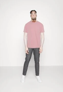 Marc O'Polo DENIM SHORT SLEEVE RELAXED FIT - T-Shirt Basic - Matte Rose 7 Marc O'Polo DENIM SHORT SLEEVE RELAXED FIT - T-Shirt Basic - Matte Rose -Mode Familie 048a6e1c802b4df9bd504e5dbdb74a84