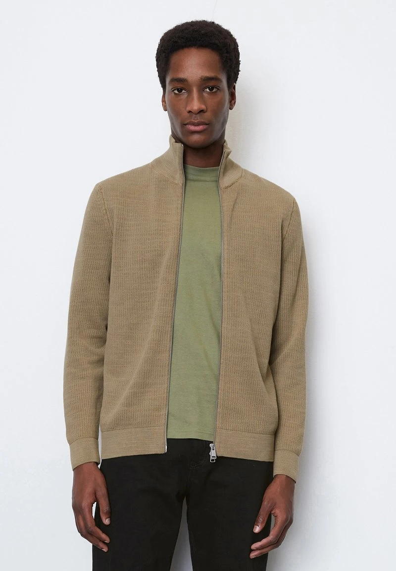 Marc O'Polo Strickjacke - Soft Mocca 1 Marc O'Polo Strickjacke - Soft Mocca