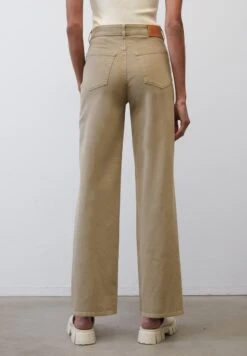 Marc O'Polo NELIS - Jeans Straight Leg - Dusty Earth -Mode Familie 07e52d197c1a4b94851d2fea913d831b