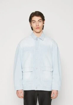 Marc O'Polo DENIM Jeansjacke - Multi Light Blue Worn 11 Marc O'Polo DENIM Jeansjacke - Multi Light Blue Worn -Mode Familie 08b8566c0c5b4bb890576ae39edd4358