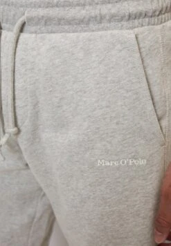Marc O'Polo MODERN SLUB FLATLOCK DETAILS EMBROIDERY - Jogginghose - Silver Gray Melange -Mode Familie 0918e35f80e74e5b8e1592cf546ca916