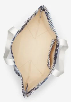 Marc O'Polo MIT FLORALEM ALLOVER-PRINT - Shopping Bag - M Indigo Flower 9 Marc O'Polo MIT FLORALEM ALLOVER-PRINT - Shopping Bag - M Indigo Flower -Mode Familie 0aab0883167e47bf879e28190ae09533