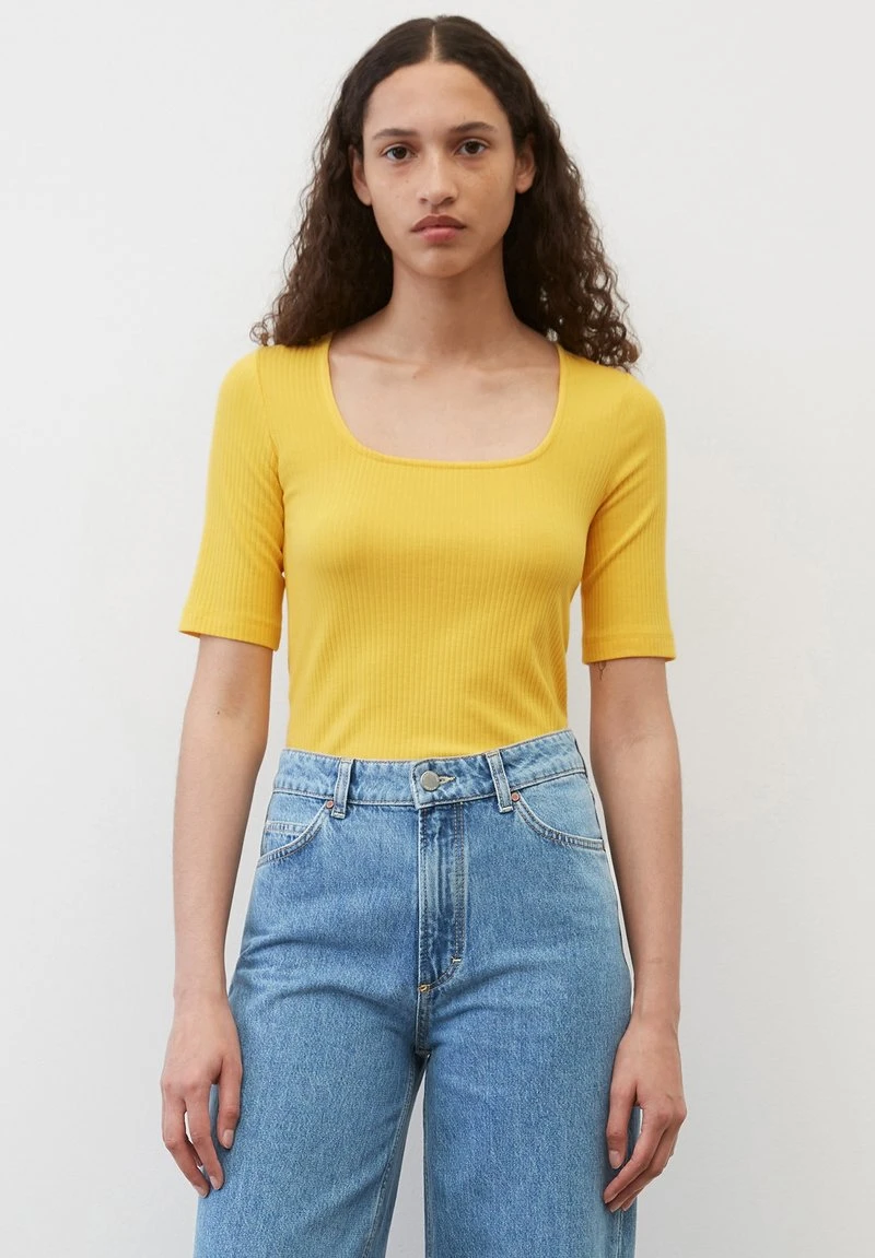 Marc O'Polo DENIM MODERN HALFSLEEVE SQUARE NECKLINE - T-Shirt Basic - Cream Gold 1 Marc O'Polo DENIM MODERN HALFSLEEVE SQUARE NECKLINE - T-Shirt Basic - Cream Gold