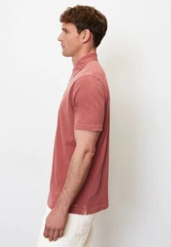 Marc O'Polo SHORT SLEEVE LOGO ARTWORK AT CHEST STRAIGHT - Poloshirt - Tall Poppy -Mode Familie 0e1457cbd0f44678bf4c8596099ee8f4