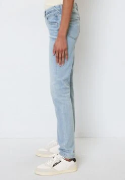 Marc O'Polo DENIM ALVA - Jeans Slim Fit - Multi Bleached Cobalt Blue -Mode Familie 0e4f272b4bd24706b98bda3467f5291f