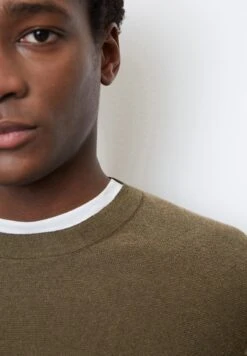 Marc O'Polo LANGARM REGULAR - Strickpullover - Old Spice 10 Marc O'Polo LANGARM REGULAR - Strickpullover - Old Spice -Mode Familie 13f5655b0f784dc39cf73a28f5c68d7d