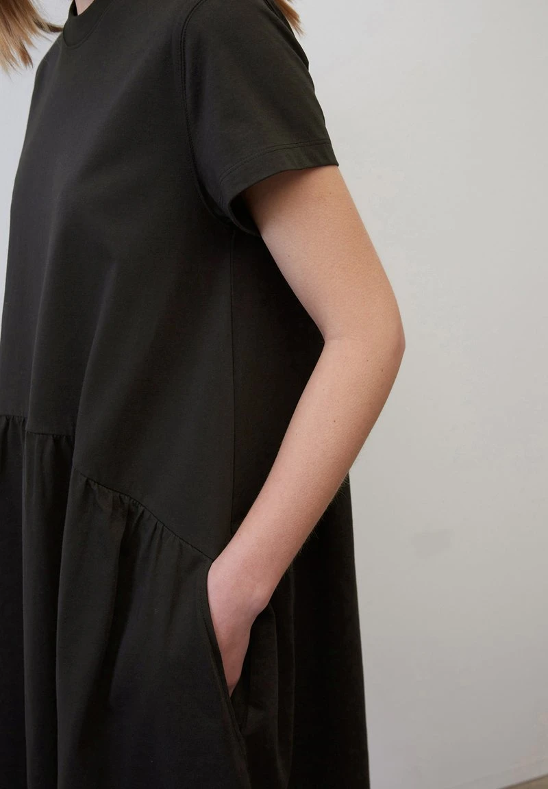 Marc O'Polo DENIM STIL LOOSE - Jerseykleid - Black 3 Marc O'Polo DENIM STIL LOOSE - Jerseykleid - Black – Bild 3