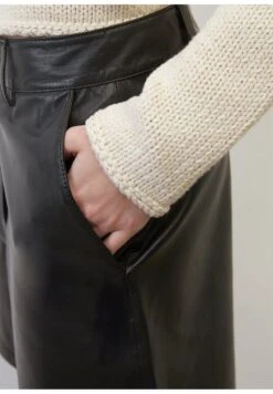Marc O'Polo HIGH WAIST AUS SUPERSOFTEM - Lederhose - Black 9 Marc O'Polo HIGH WAIST AUS SUPERSOFTEM - Lederhose - Black -Mode Familie 16ce4c4175f24e2e9b6cbcad42ff9124