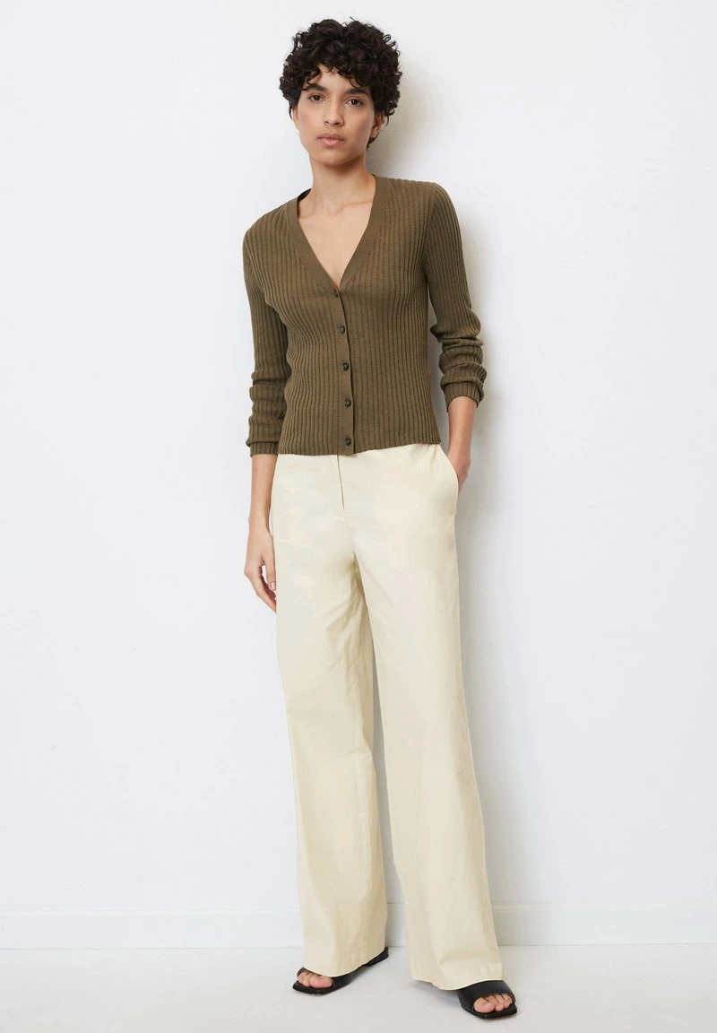 Marc O'Polo SCHMALER V-NECK - Strickjacke - Earthy Brown 2 Marc O'Polo SCHMALER V-NECK - Strickjacke - Earthy Brown – Bild 2