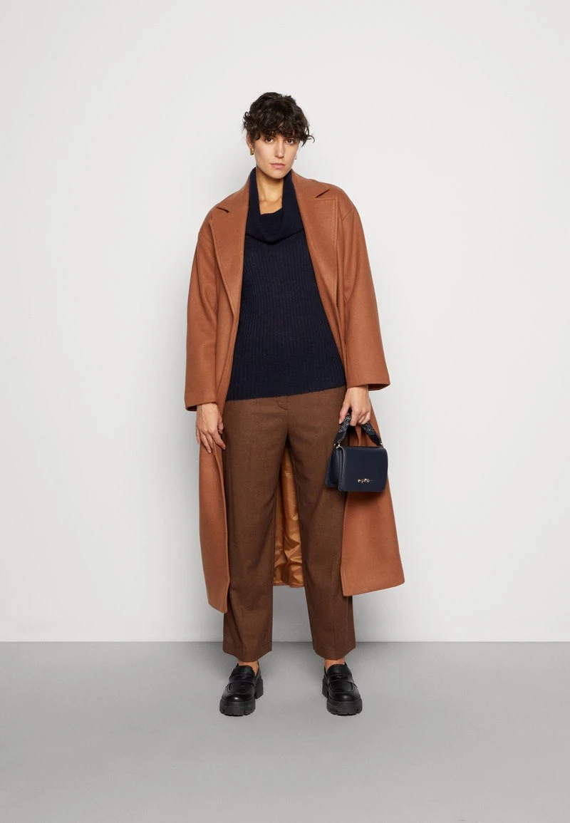 Marc O'Polo STRAIGHT LEG HIGH RISE CROPPED LENGTH - Stoffhose - Dark Walnut 2 Marc O'Polo STRAIGHT LEG HIGH RISE CROPPED LENGTH - Stoffhose - Dark Walnut – Bild 2