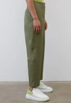 Marc O'Polo MODERNE MODELL RIMKA - Stoffhose - Wild Olive 10 Marc O'Polo MODERNE MODELL RIMKA - Stoffhose - Wild Olive -Mode Familie 180459c9d7394b4ab8bfdac3b2963bc3