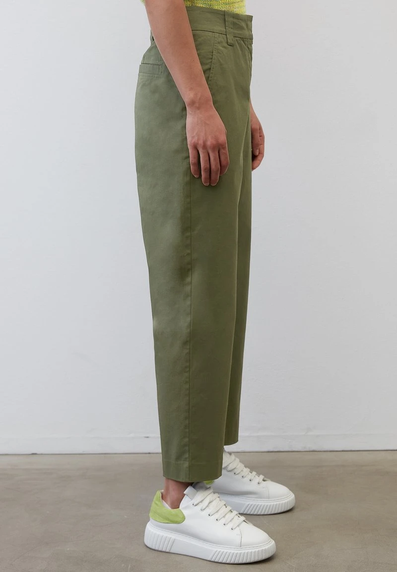 Marc O'Polo MODERNE MODELL RIMKA - Stoffhose - Wild Olive 5 Marc O'Polo MODERNE MODELL RIMKA - Stoffhose - Wild Olive – Bild 5