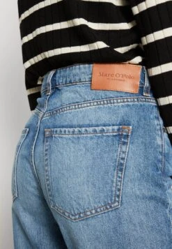 Marc O'Polo TROUSER STRAIGHT FIT CROPPED LENGTH HIGH WAIST - Jeans Straight Leg - Mid Blue 80s Wash 11 Marc O'Polo TROUSER STRAIGHT FIT CROPPED LENGTH HIGH WAIST - Jeans Straight Leg - Mid Blue 80s Wash -Mode Familie 1a956b4e4e254bb7af523fc2e73e4ccd