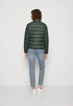 Marc O'Polo OUTDOOR JACKETS - Übergangsjacke - Pine Forest 8 Marc O'Polo OUTDOOR JACKETS - Übergangsjacke - Pine Forest -Mode Familie 1be16866224c48cd8e8a73912e77b064