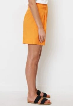 Marc O'Polo HIGH RISE PLEATS BELT - Shorts - Faded Marigold -Mode Familie 1db3d29aae5a4389984cc43367ef274a
