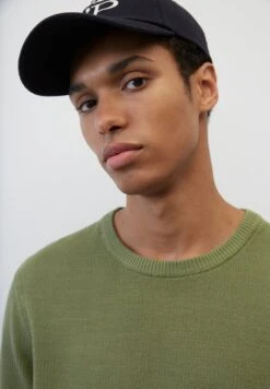 Marc O'Polo RUNDHALS REGULAR - Strickpullover - Olive -Mode Familie 20d48dbee3744ad583c36adf1cd778de