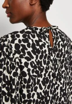 Marc O'Polo DRESS VOLUMINOUS ARM GATHERINGS MIDI LENGTH - Freizeitkleid - Multi/black -Mode Familie 2332b34250014b44a11b1e67fedf9d11