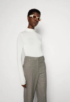 Marc O'Polo PANTS STRAIGHT LEG HIGH RISE CROPPED LENGTH - Stoffhose - Multi 9 Marc O'Polo PANTS STRAIGHT LEG HIGH RISE CROPPED LENGTH - Stoffhose - Multi -Mode Familie 257045c9684645ceb66ec23d13764867