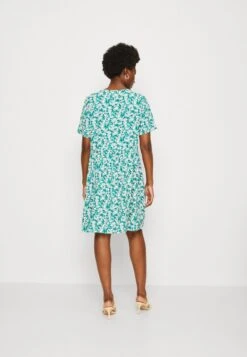 Marc O'Polo DENIM DRESS SHORT SLEEVE - Freizeitkleid - Multi/blue 8 Marc O'Polo DENIM DRESS SHORT SLEEVE - Freizeitkleid - Multi/blue -Mode Familie 27ed1e921ea44b5aa0cc5bdf9078c486