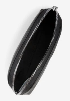 Marc O'Polo POUCH SMALL - Kosmetiktasche - Black 8 Marc O'Polo POUCH SMALL - Kosmetiktasche - Black -Mode Familie 2bfcd33dc9e740f6bf15595d2f46a3ca