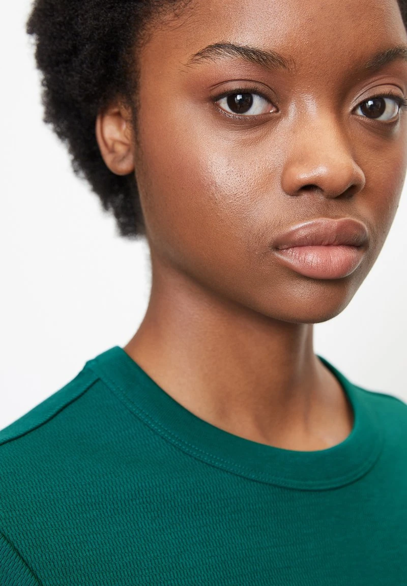 Marc O'Polo DENIM RUNDHALS MIT STRUKTUR AUS - T-Shirt Basic - Green 5 Marc O'Polo DENIM RUNDHALS MIT STRUKTUR AUS - T-Shirt Basic - Green – Bild 5