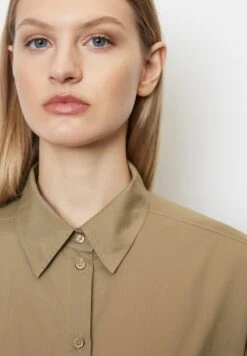 Marc O'Polo LONG SLEEVE CASUAL MODERN DROPPED SHOULDER SOLID - Hemdbluse - Dusty Earth -Mode Familie 2c43eb7b776b4d458cd67dcb0b464ca3