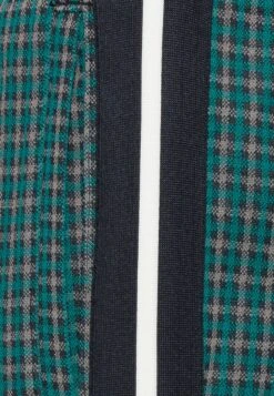 Marc O'Polo DENIM TRACK PANTS FRONT BACK POCKETS ELASTIC WAISTBAND CONTRAST - Jogginghose - Multi/true Navy 8 Marc O'Polo DENIM TRACK PANTS FRONT BACK POCKETS ELASTIC WAISTBAND CONTRAST - Jogginghose - Multi/true Navy -Mode Familie 2c7eeb3adfa541bf86f8df4bbf2e74be