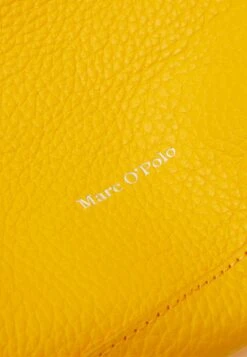 Marc O'Polo BINA - Handtasche - Morning Sun -Mode Familie 2fcf6c636cb14b4b9626ad1d8fe25b2b