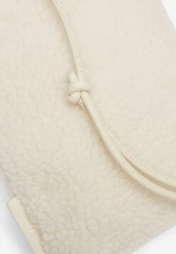 Marc O'Polo MOD FILLY - Umhängetasche - Chalky Sand 11 Marc O'Polo MOD FILLY - Umhängetasche - Chalky Sand -Mode Familie 31b802df7383404f92f23e6c7edccd71