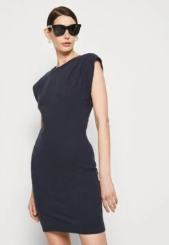 Marc O'Polo DRESS SHORT SLEEVE ROUND NECK SOLID - Etuikleid - Deep Blue Sea 9 Marc O'Polo DRESS SHORT SLEEVE ROUND NECK SOLID - Etuikleid - Deep Blue Sea -Mode Familie 359174a275684b429cf08e7459fb0e08