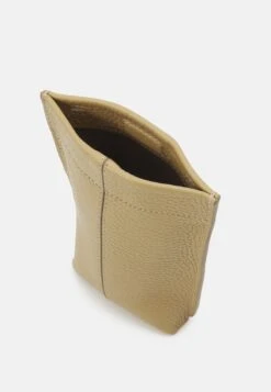 Marc O'Polo BIRTE - Handytasche - Wheat Field 8 Marc O'Polo BIRTE - Handytasche - Wheat Field -Mode Familie 361db9864b4e4ac8acfe6bcd8c020eb4