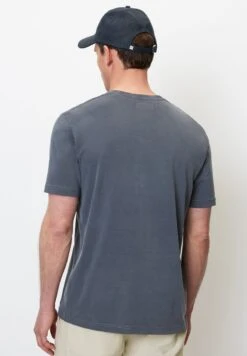 Marc O'Polo V-NECK- REGULAR AUS REINER BIO - T-Shirt Basic - Dark Navy 8 Marc O'Polo V-NECK- REGULAR AUS REINER BIO - T-Shirt Basic - Dark Navy -Mode Familie 36dd14a022504d6c80dfed9b59ed64b2