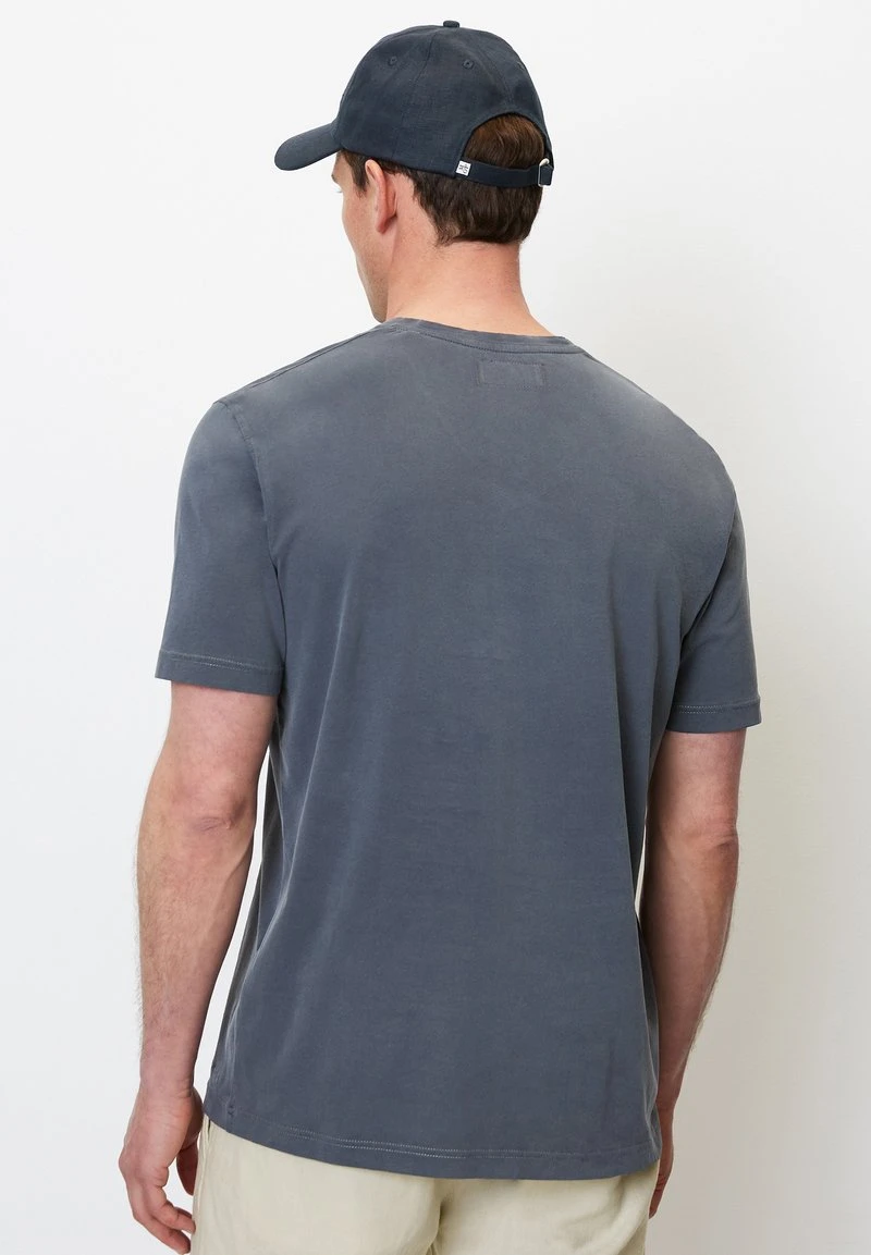 Marc O'Polo V-NECK- REGULAR AUS REINER BIO - T-Shirt Basic - Dark Navy 3 Marc O'Polo V-NECK- REGULAR AUS REINER BIO - T-Shirt Basic - Dark Navy – Bild 3