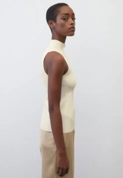 Marc O'Polo ÄRMELLOSES ZIP-TROYER SHAPED - Top - Chalky Sand -Mode Familie 39d6bb01e04348dfa6ac66efd083ed41