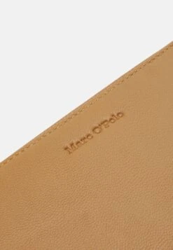 Marc O'Polo MOD FINIJA - Geldbörse - True Camel 10 Marc O'Polo MOD FINIJA - Geldbörse - True Camel -Mode Familie 3a511b66c5f9456b9e3e5af77e80a14a