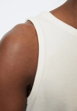 Marc O'Polo TANK SHAPED - Top - White Cotton 10 Marc O'Polo TANK SHAPED - Top - White Cotton -Mode Familie 3ca8d0cb39884c2c91bae4557b20735f