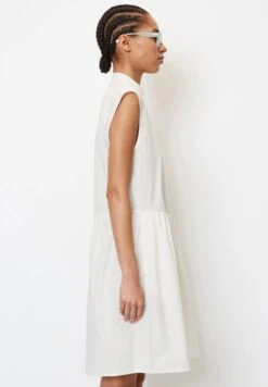 Marc O'Polo DENIM ÄRMELOSES VOLANT POPELI - Blusenkleid - Egg White -Mode Familie 3e1312d40e2240659c153096ae19677a