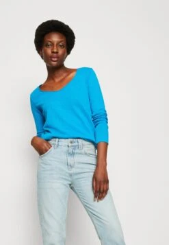 Marc O'Polo DENIM LONGSLEEVE V NECK REGULAR FIT - Langarmshirt - Crystal Seas -Mode Familie 3fd5116c69f649ad890f4e6f799874a4