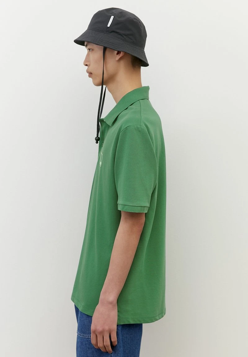 Marc O'Polo DENIM Poloshirt - Green Depths 3 Marc O'Polo DENIM Poloshirt - Green Depths – Bild 3