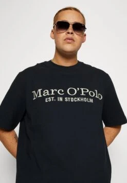 Marc O'Polo SHORT SLEEVE CREW NECK BIG SIZE - T-Shirt Print - Dark Navy 9 Marc O'Polo SHORT SLEEVE CREW NECK BIG SIZE - T-Shirt Print - Dark Navy -Mode Familie 41cbc86cac4b49059e017e55e7d95db0