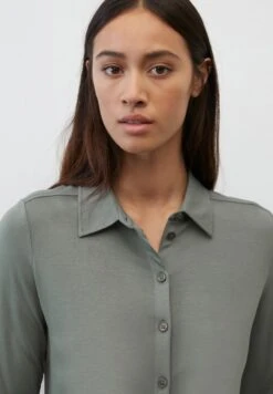 Marc O'Polo REGULAR - Hemdbluse - Deep Lake Green -Mode Familie 4267e609feff45e8925aea03e7639f55