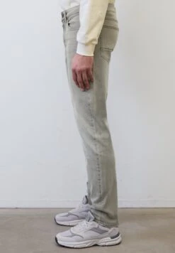Marc O'Polo MODELL KEMI AUS BIO-MIX - Jeans Straight Leg - Light Grey Wash -Mode Familie 4301efe109034392863aed716e043d64