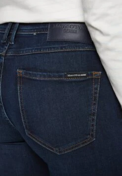 Marc O'Polo DENIM TROUSERS MID WAIST REGULAR LENGTH - Flared Jeans - Clean Blue 11 Marc O'Polo DENIM TROUSERS MID WAIST REGULAR LENGTH - Flared Jeans - Clean Blue -Mode Familie 45cdf5fa8840407092ed0efe0d38afc1