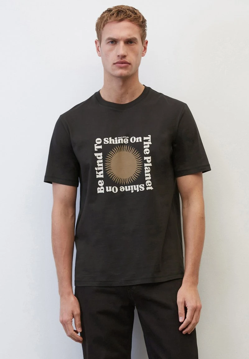 Marc O'Polo REGULAR AUS SOFTER - T-Shirt Print - Black 1 Marc O'Polo REGULAR AUS SOFTER - T-Shirt Print - Black