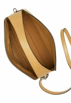 Marc O'Polo MOD TYNA - Handtasche - True Camel -Mode Familie 466c40ce444e4fa1a88584e3613253a6