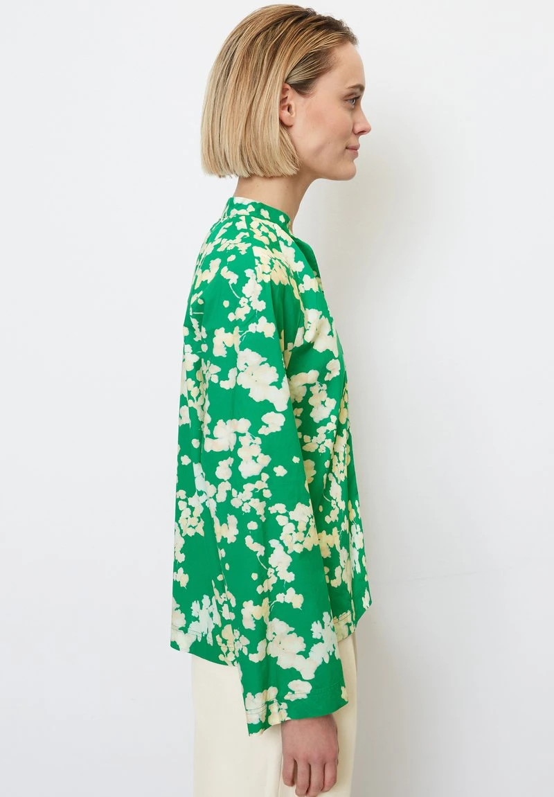 Marc O'Polo V-NECK- MIT ALLOVER-PRINT AUS PAPERTOUCH - Bluse - Green 5 Marc O'Polo V-NECK- MIT ALLOVER-PRINT AUS PAPERTOUCH - Bluse - Green – Bild 5