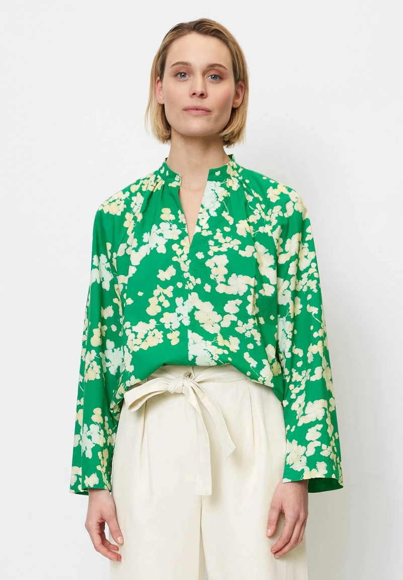 Marc O'Polo V-NECK- MIT ALLOVER-PRINT AUS PAPERTOUCH - Bluse - Green 1 Marc O'Polo V-NECK- MIT ALLOVER-PRINT AUS PAPERTOUCH - Bluse - Green