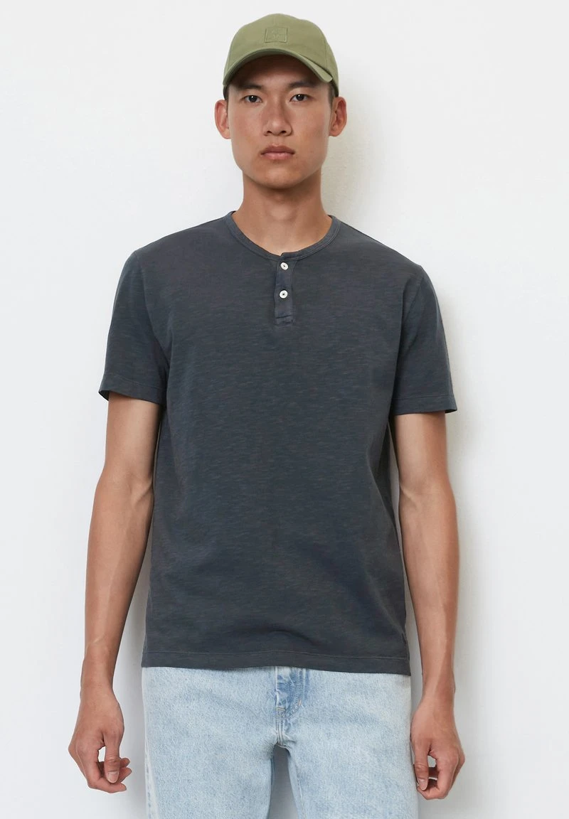 Marc O'Polo Henley Shaped In Softer Slub - T-Shirt Basic - Dark Navy 1 Marc O'Polo Henley Shaped In Softer Slub - T-Shirt Basic - Dark Navy